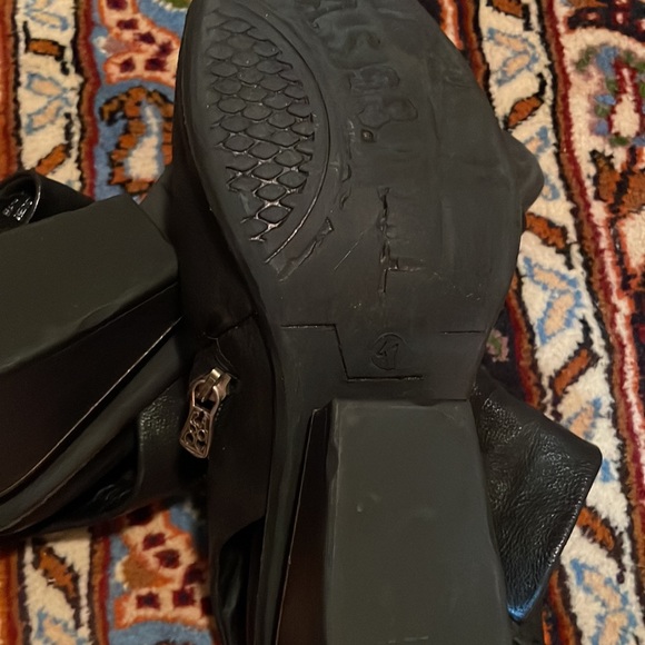 Comfy leather booties - Picture 3 of 6